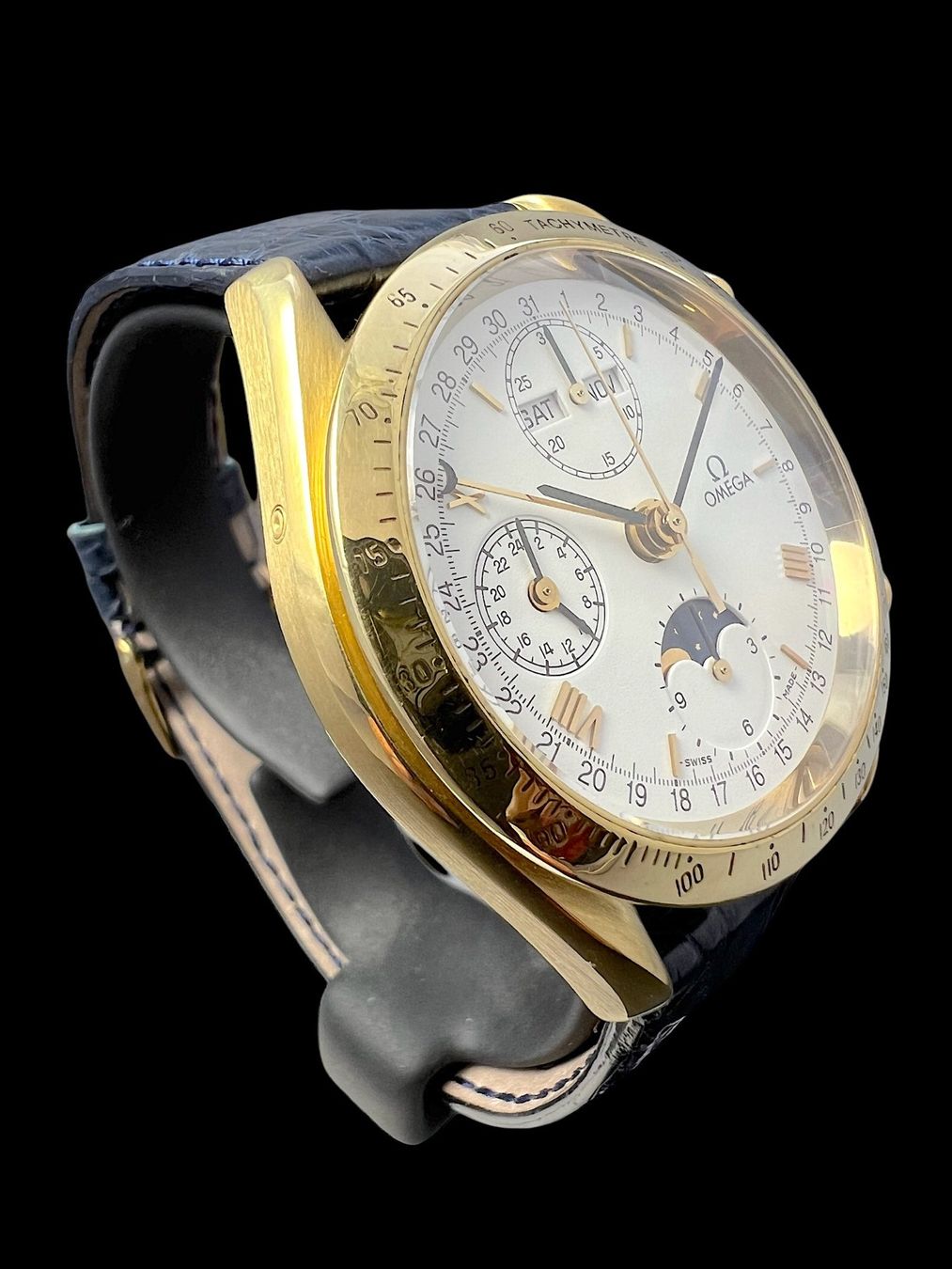 Omega Orologi: Omega Speedmaster Triple Date Mondphase Automatic 18k *U503 – Usato da Zürich venduto da GalerieInauen 3