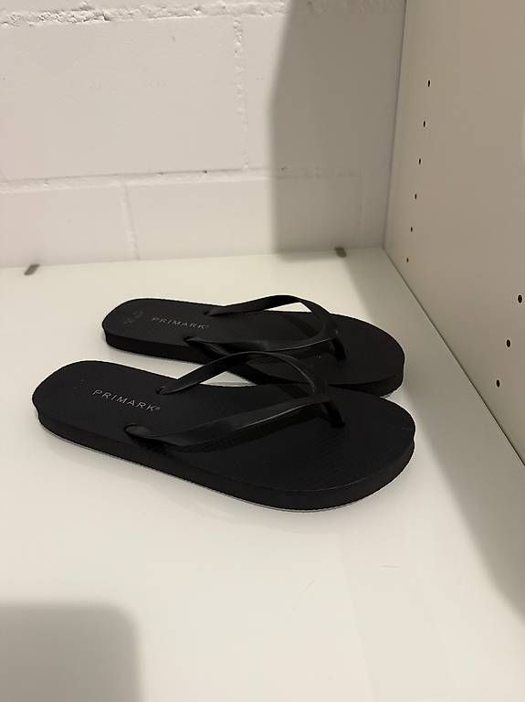 Scarpe da donna: Flip Flops Schwarz Gr.38/39 – Usato da Zürich venduto da Marti97 2