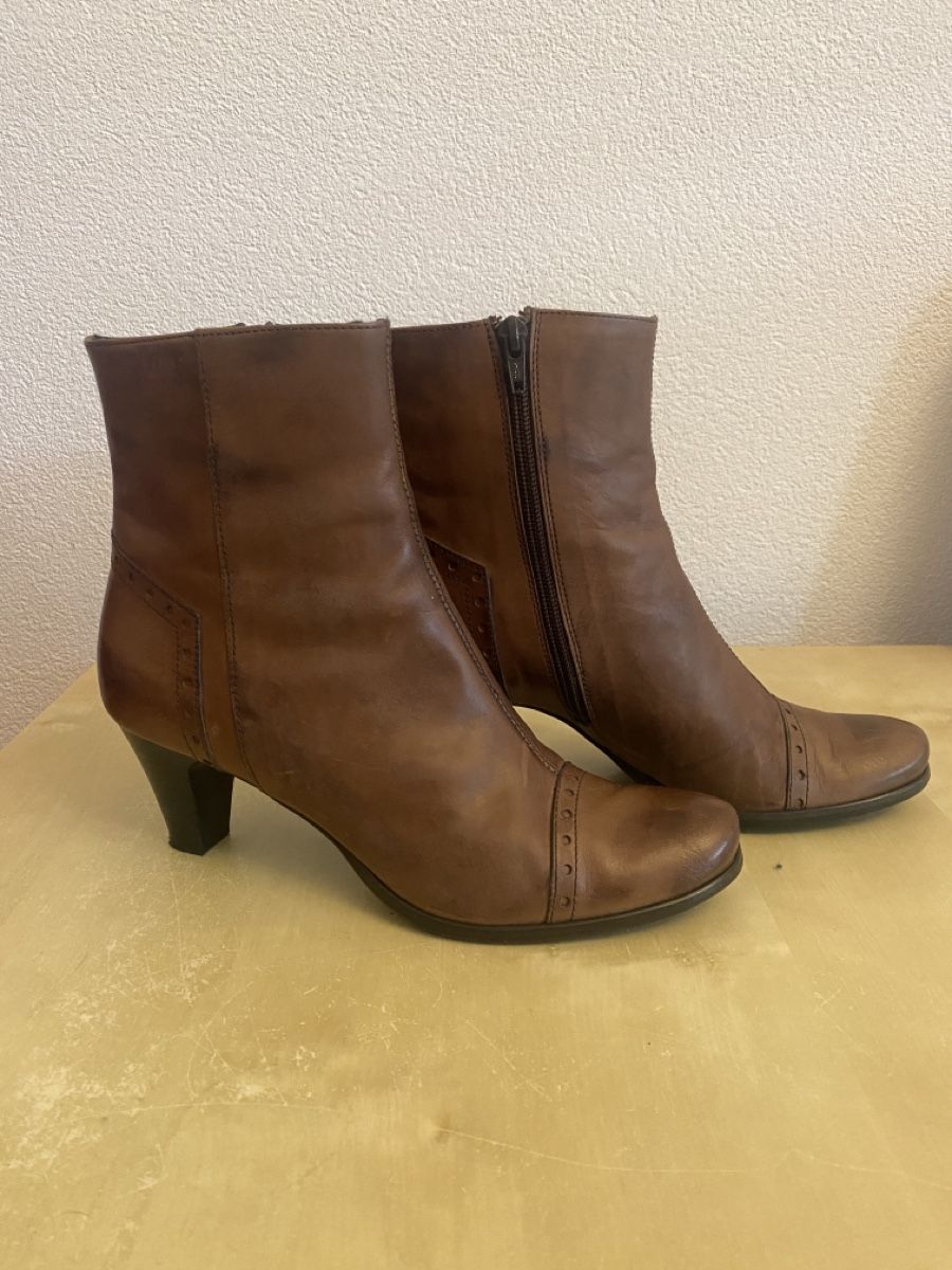 Scarpe da donna: Lederstiefeletten FERRI Gr. 37.5 Braun – Usato da Muensingen venduto da drleevsy
