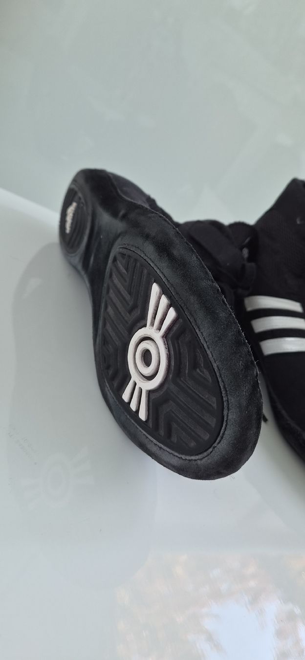 Adidas Scarpe da uomo: Adidas Ringen Schuhe Schwarz Grösse 41.5  – Usato da Rapperswil SG venduto da lemiii 3
