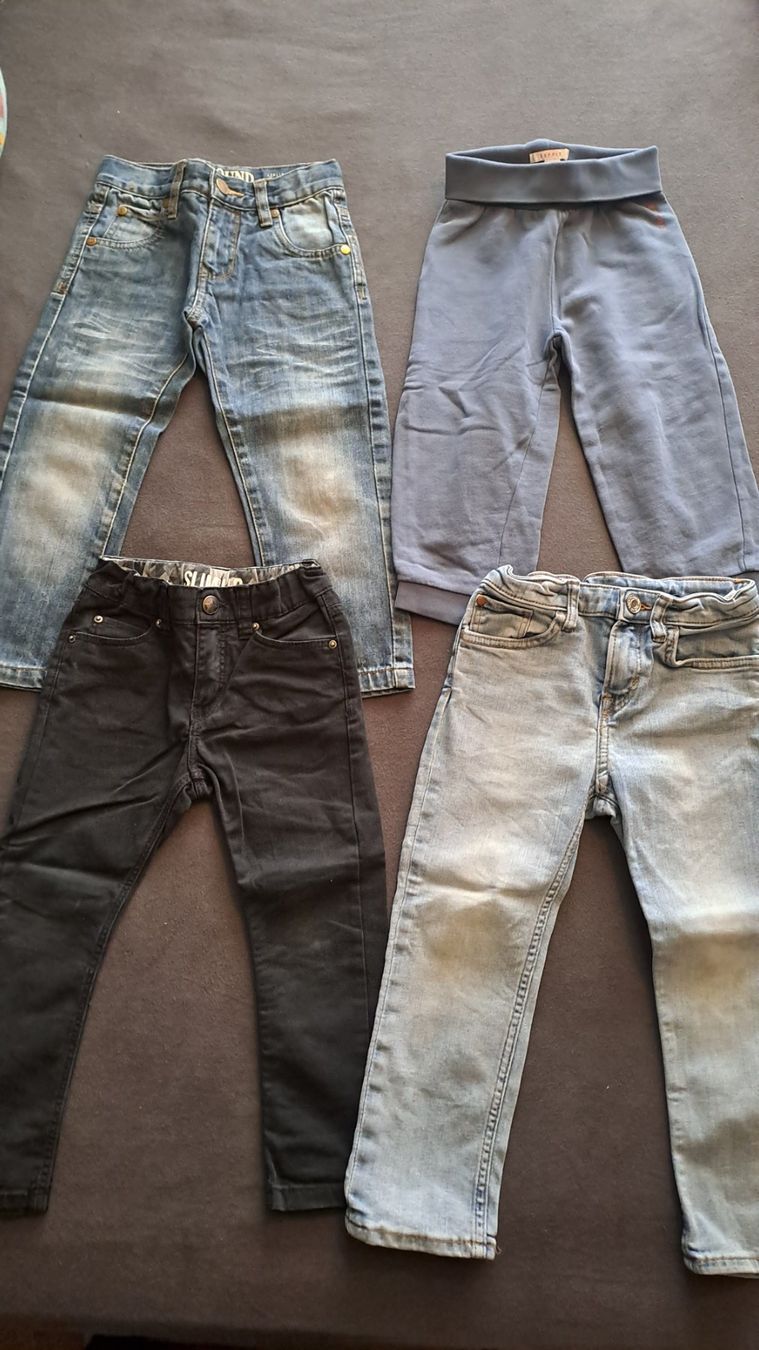 Lotti & Set di vestiti: Kleiderpaket Gr.98/104 – Usato da Oberrieden venduto da Raja011 1
