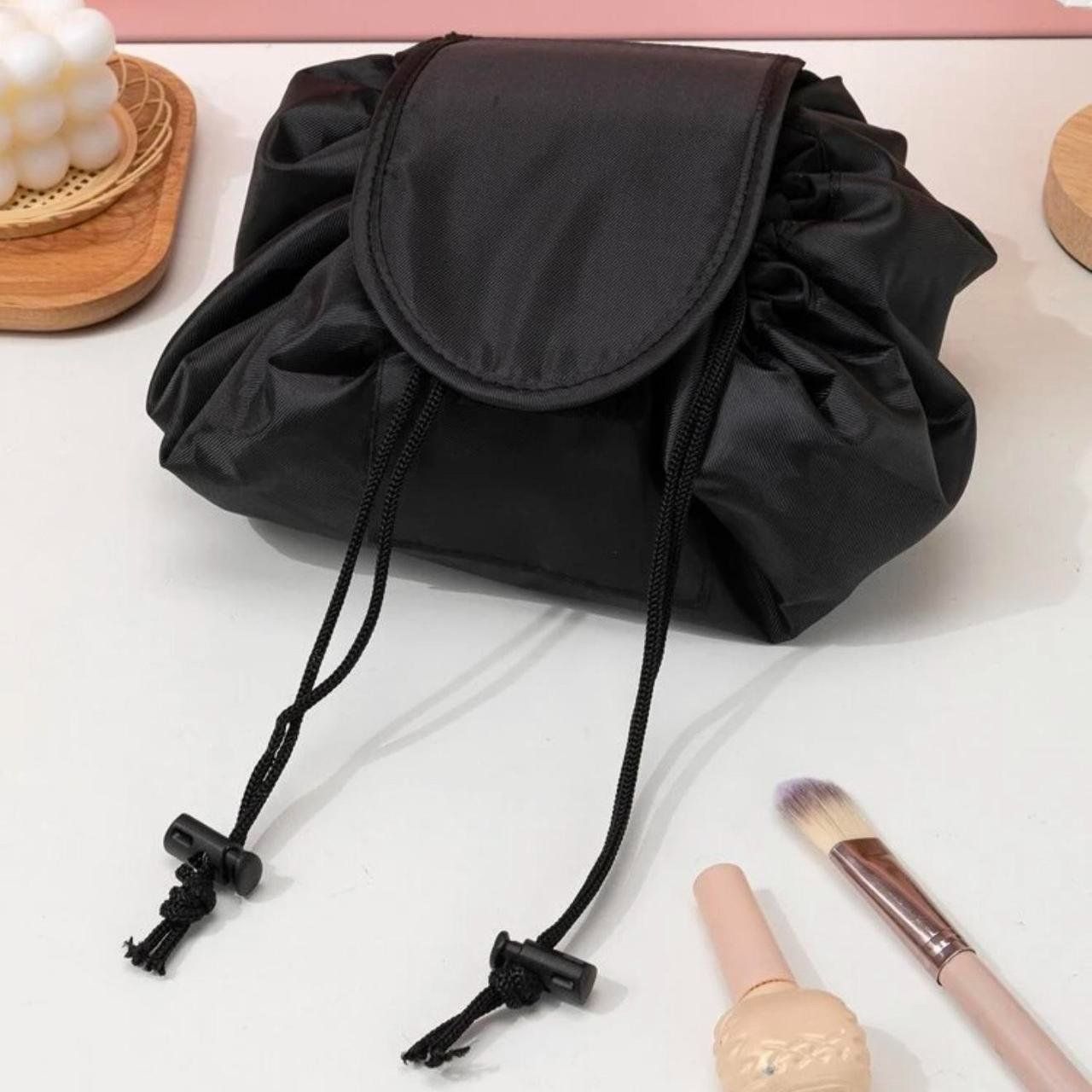 Custodie per cosmetici: Magic Drawstring Makeup Bag in Black 🖤 – Nuovo e nell'imballaggio originale da Zürich venduto da onlyifashion 1
