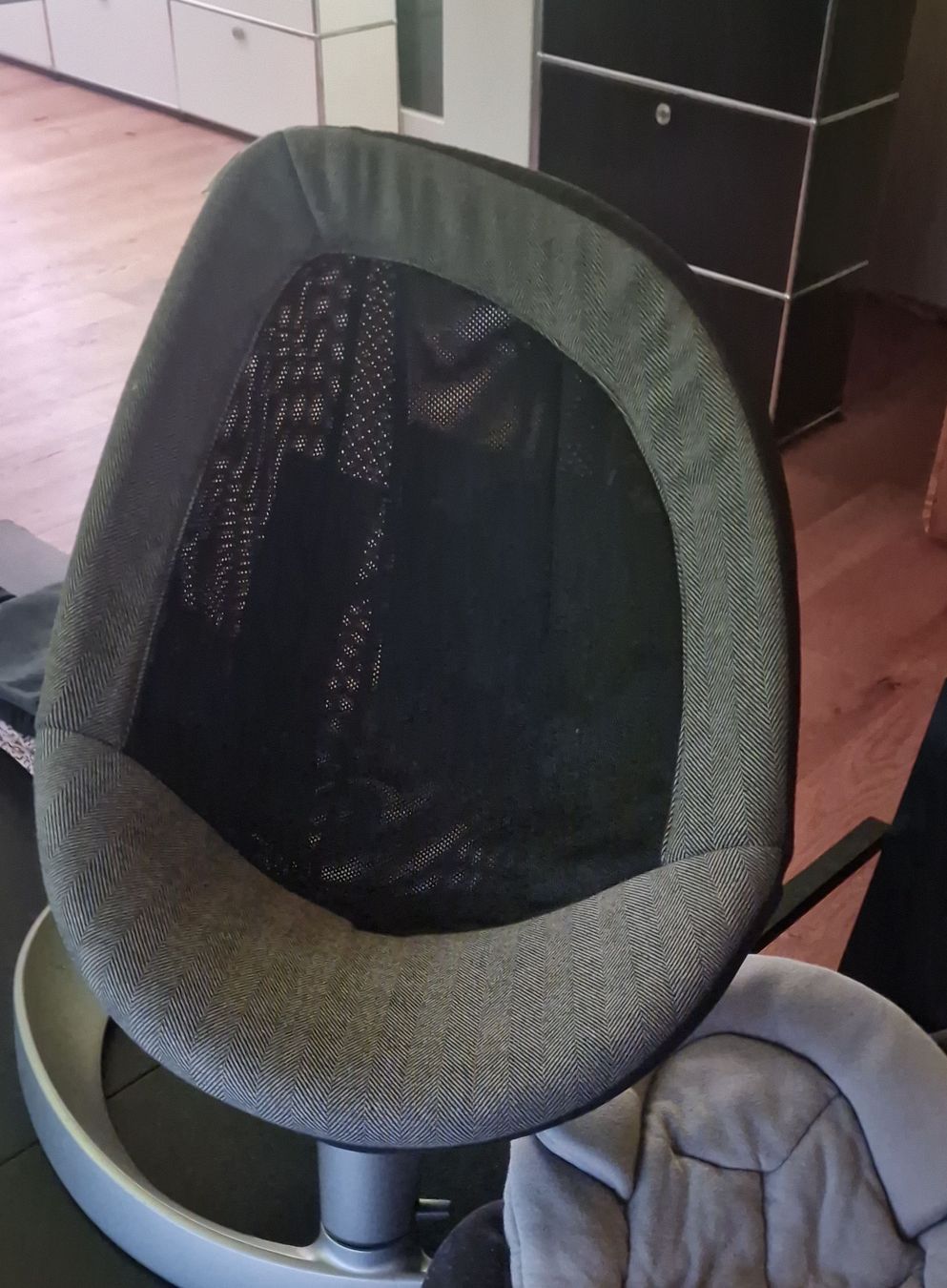 Nuna Wippen & Schaukeln: Nuna grey/black  – Gebraucht aus Münsingen von Hippikoch