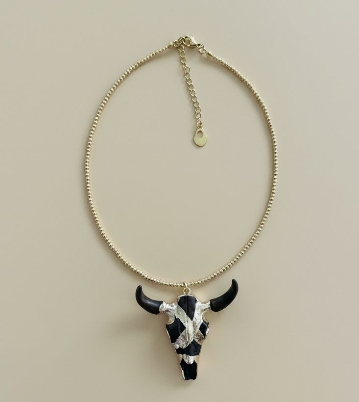 Catenine: Boho Chic: Steer Skull Necklace, Gold Tone, Great Condition – Nuovo (secondo la descrizione) da Saland venduto da ele_vc96