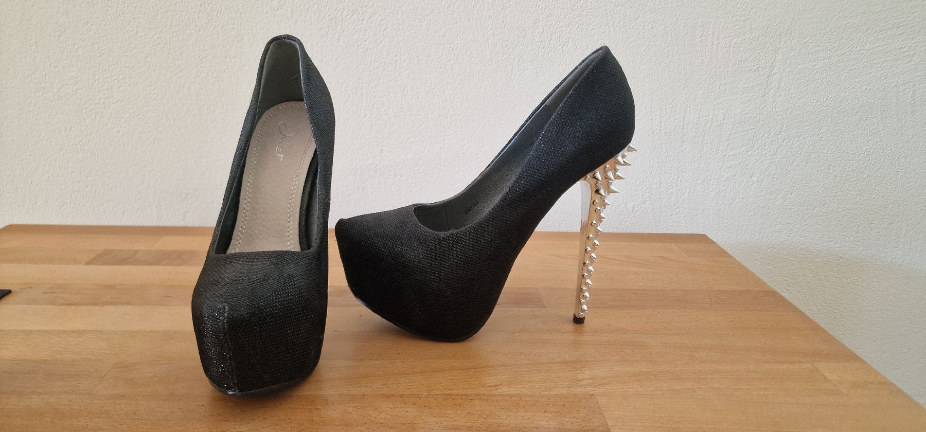 Scarpe da donna: Mega High Heels Gr. 40 - neu – Nuovo e nell'imballaggio originale da Trachslau venduto da PilatusStern