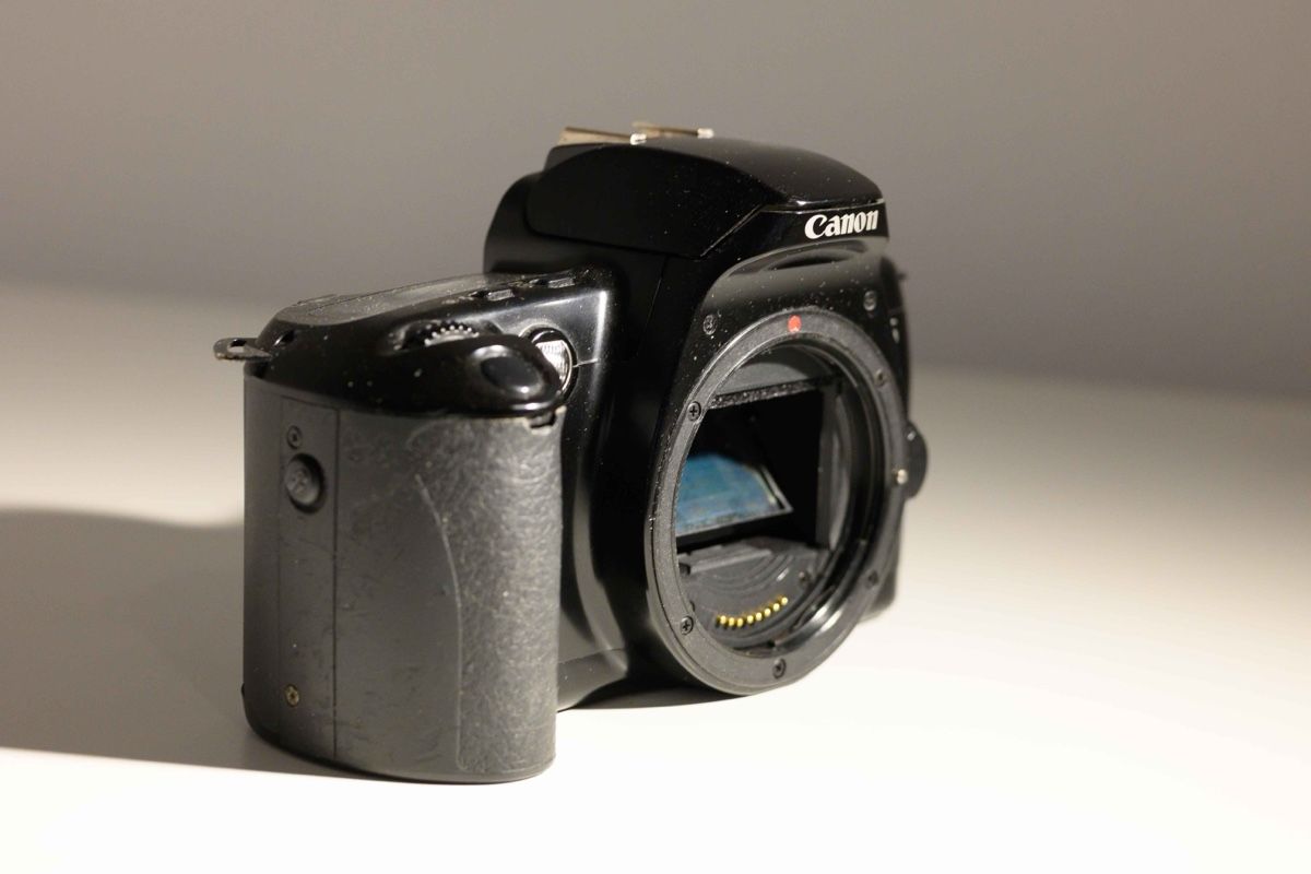 Canon Kamera: Canon EOS 500 analogue camera – Gebraucht aus Zürich von htk_62ln 1
