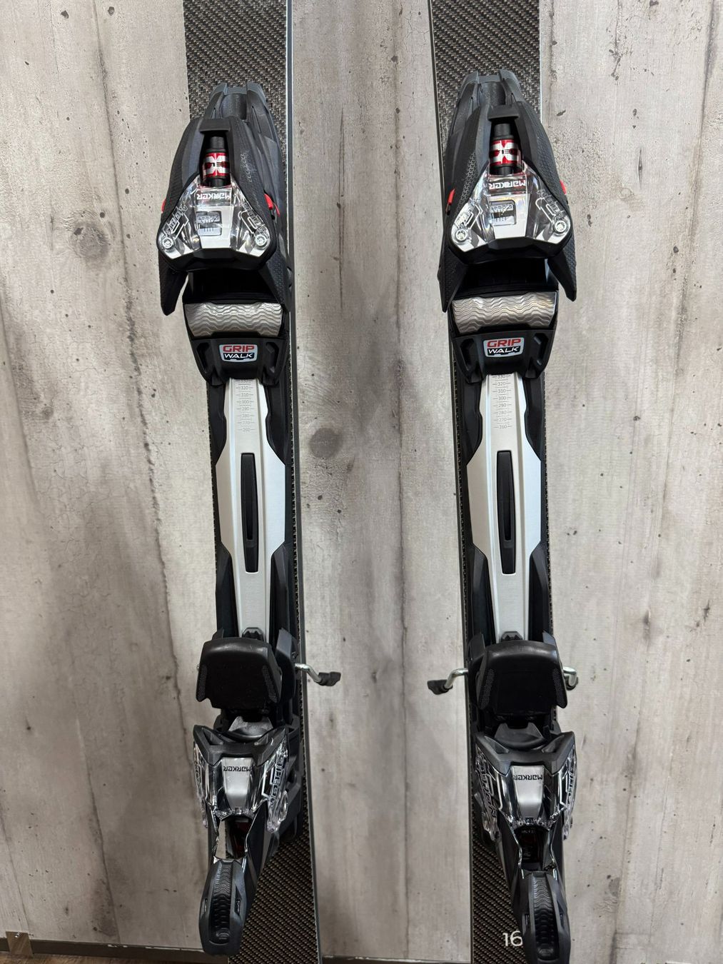 Sci: Bogner Carbon Performance Ski 165 cm inkl. Marker GripWalk B – Nuovo (secondo la descrizione) da Sursee venduto da pilatus.sport 2