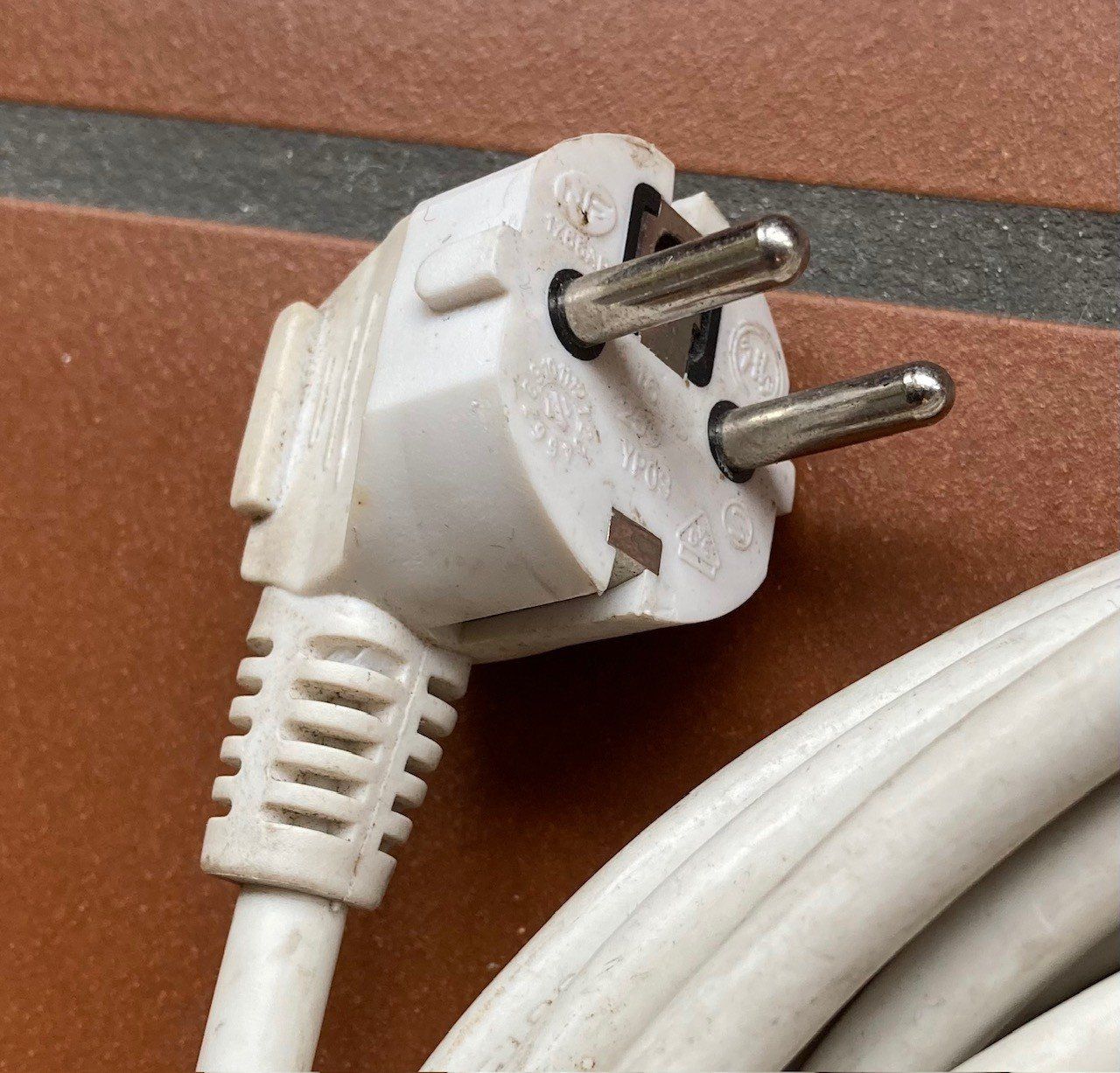 Cavi: Kabel - Verlängerungskabel – Usato da Orselina venduto da Vrenegonde 1