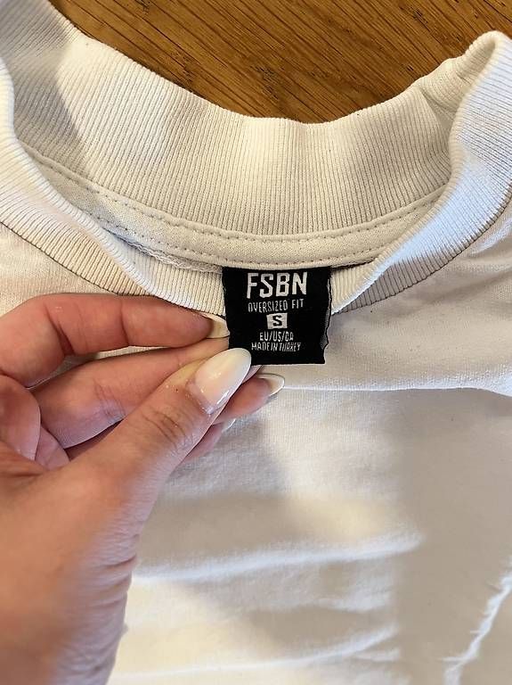 T-Shirts: Weißes T-Shirt von FSBN – Gebraucht aus Klingnau von sop_jj59 1