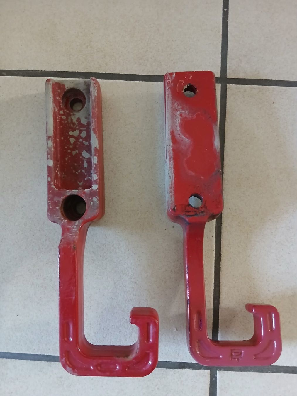Accessori per altri veicoli: Abschlepphaken Jeep Grand Cherokee WK2 – Usato da Grenchen venduto da juebo 1