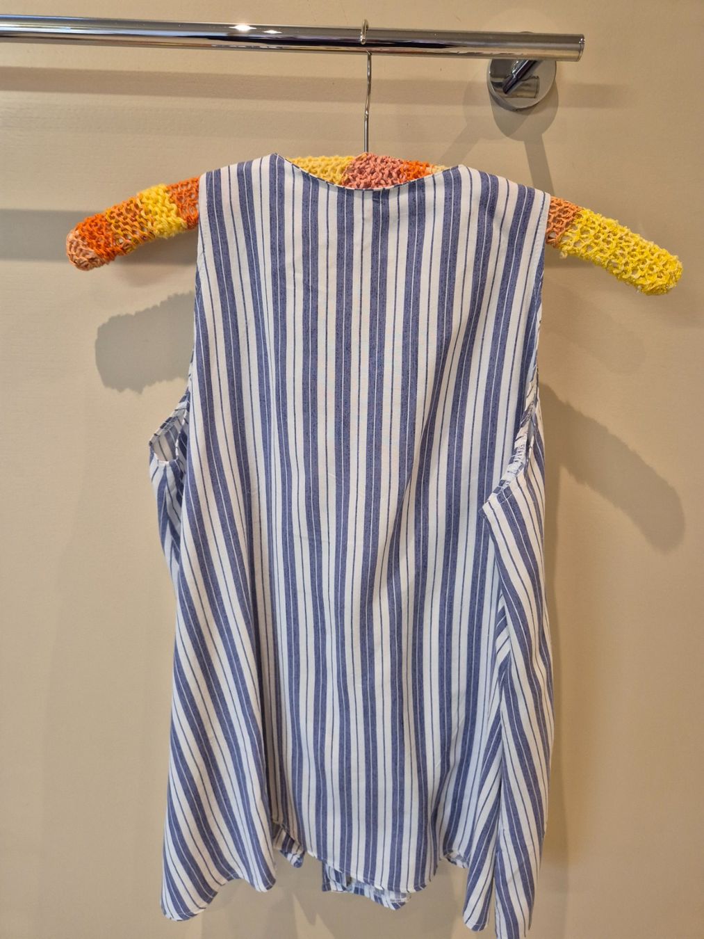 Camicette, T-shirt & Top: Bluse blau/weiss gestreift, Gr. 176 – Usato da Dietikon venduto da grafad 2