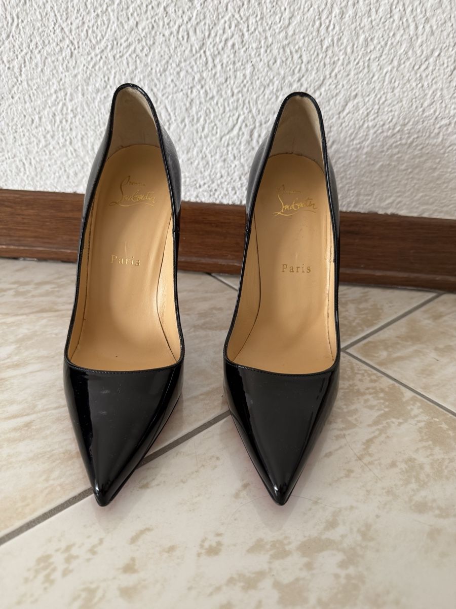 Christian Louboutin Scarpe da donna: Louboutin black Kate Pointed Toe Pumps 38 1/2 – Nuovo (secondo la descrizione) da Chavannes-Renens venduto da New_acc_ff 2