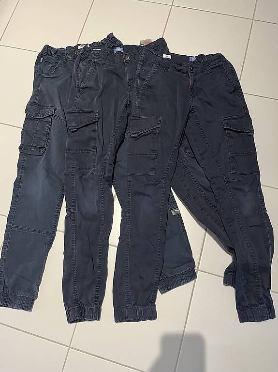 Pantalons: Cargohosen Grösse 152 – D'occasion à Dornach par len_7ttw