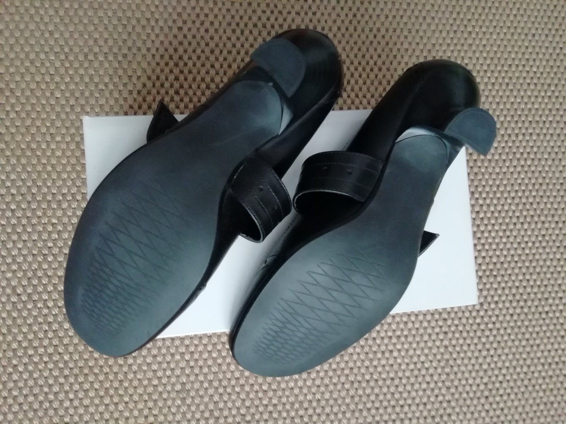 Scarpe da donna: Pumps mit Absatz, Gr. 38 schwarz, neu – Nuovo e nell'imballaggio originale da Basel venduto da Thymia 6