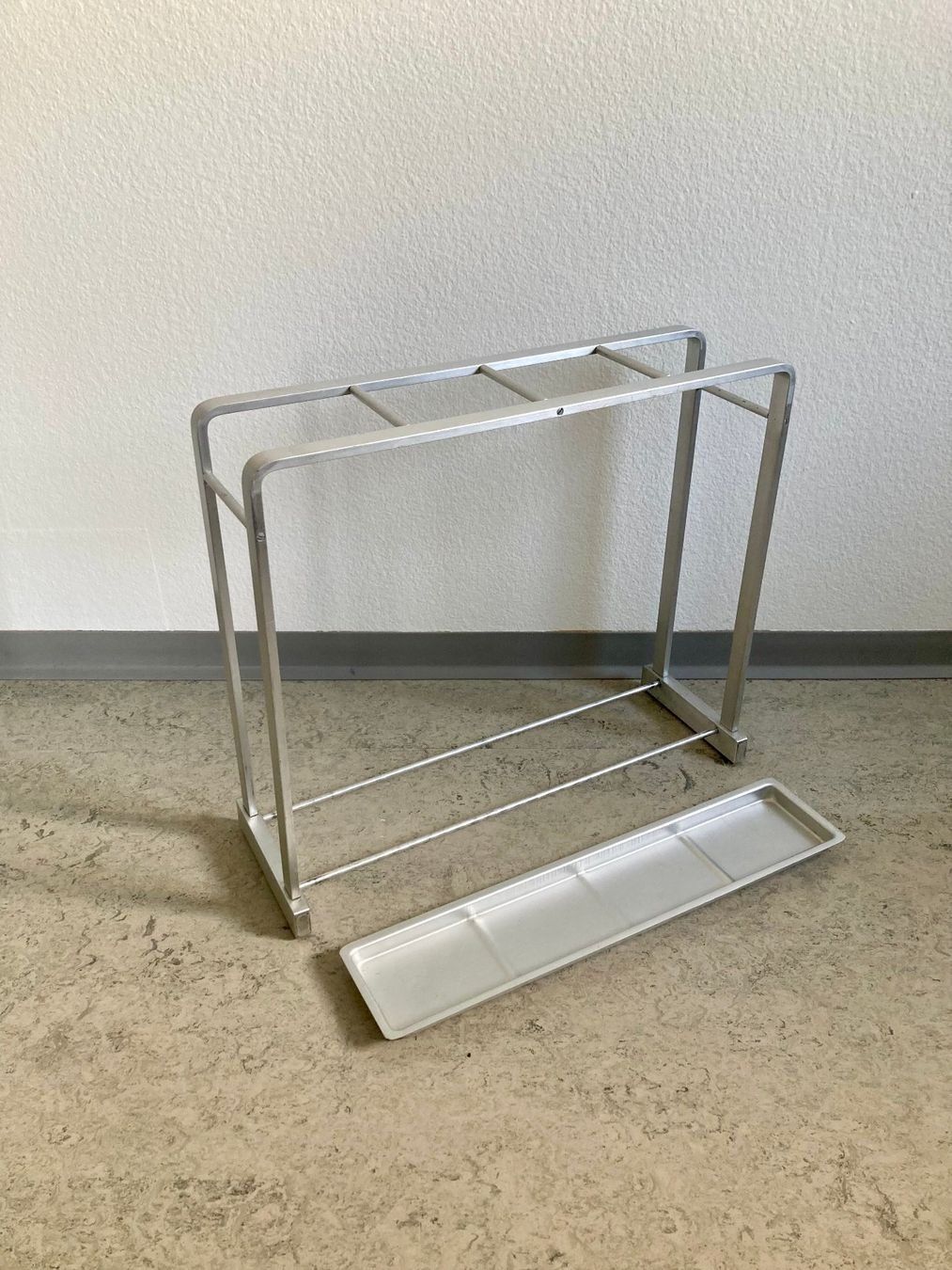 Autres meubles de bureau: Schirmständer Aluminium, Designklassiker – D'occasion à Aarau par richdig 1