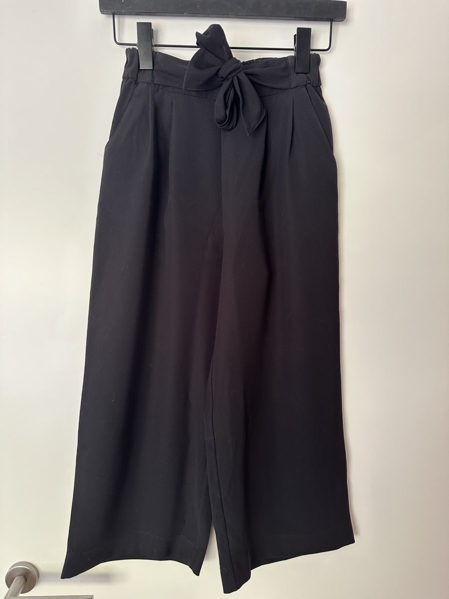 Lululemon Pantaloni: womens lululemon casual crop size 2/eu34 – Nuovo (secondo la descrizione) da bözberg venduto da amy_7wz8 1