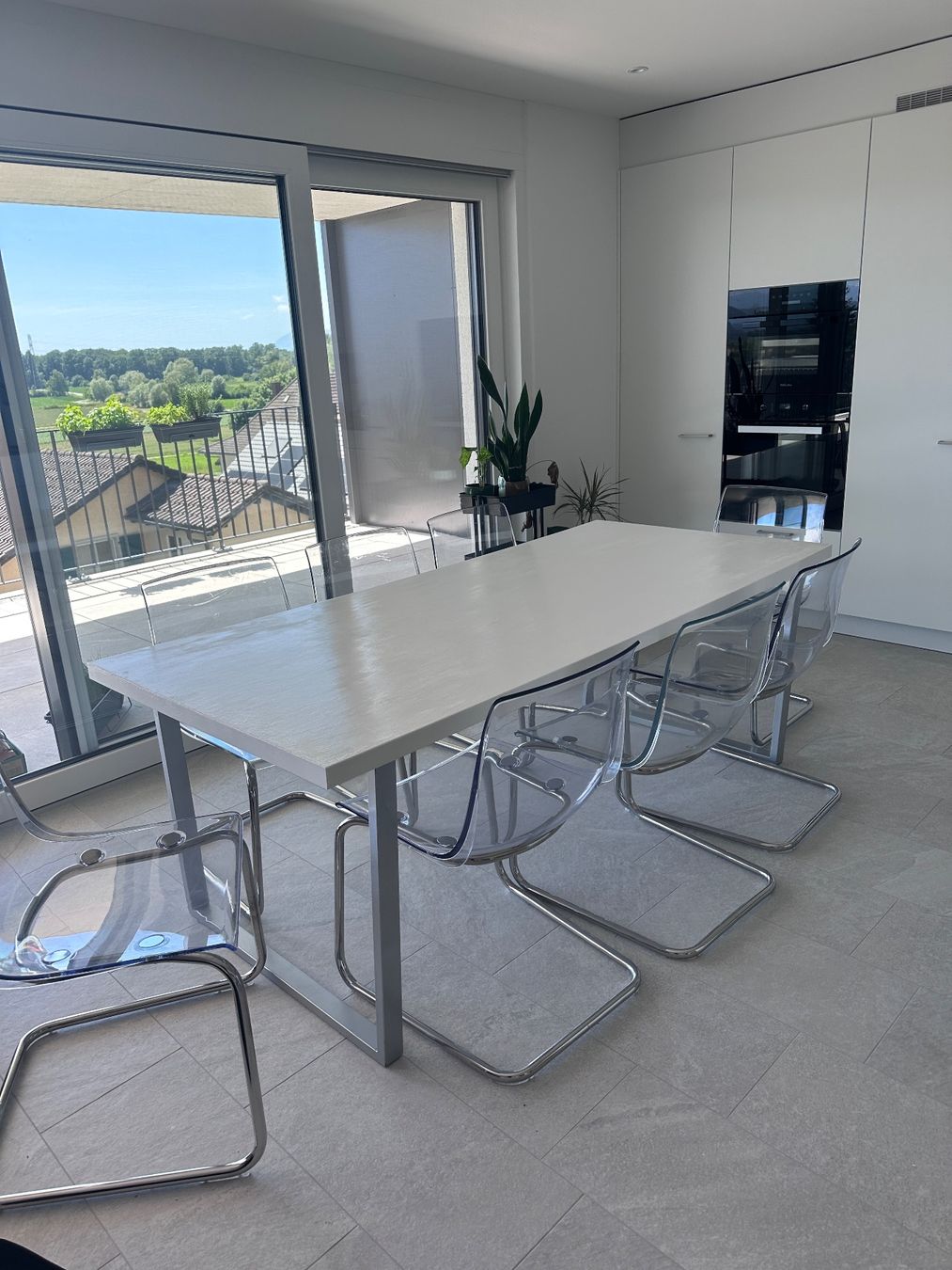 Tische: Table à manger moderne – Gebraucht aus Gampelen von Outbid 1
