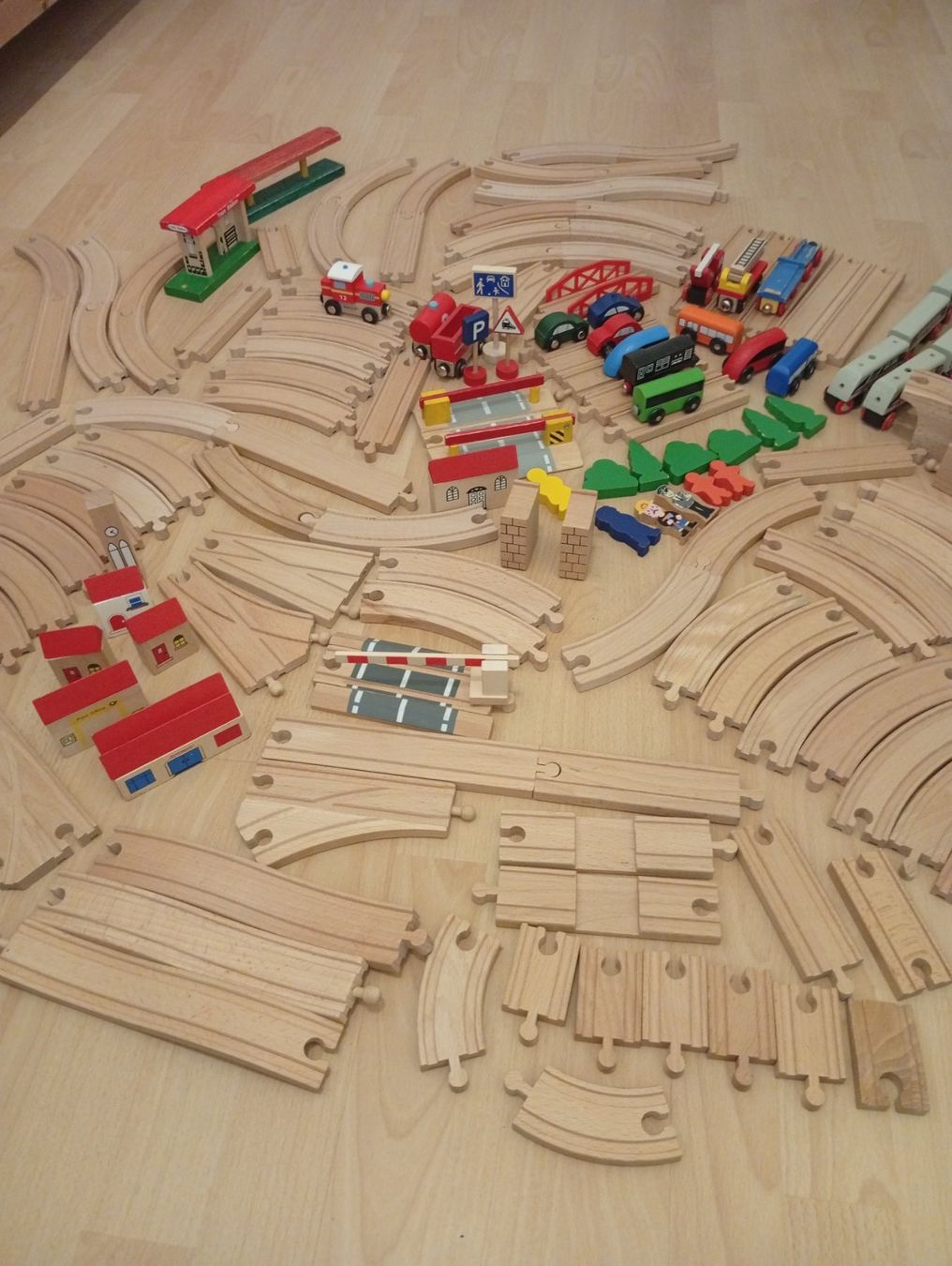 Brio Spielzeuge: Großes Brio Holzeisenbahn Set – Gebraucht aus Winterthur von Rogue01 4