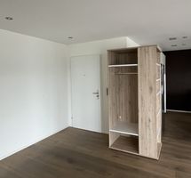  Garderobe aus Holz - Neuwertig