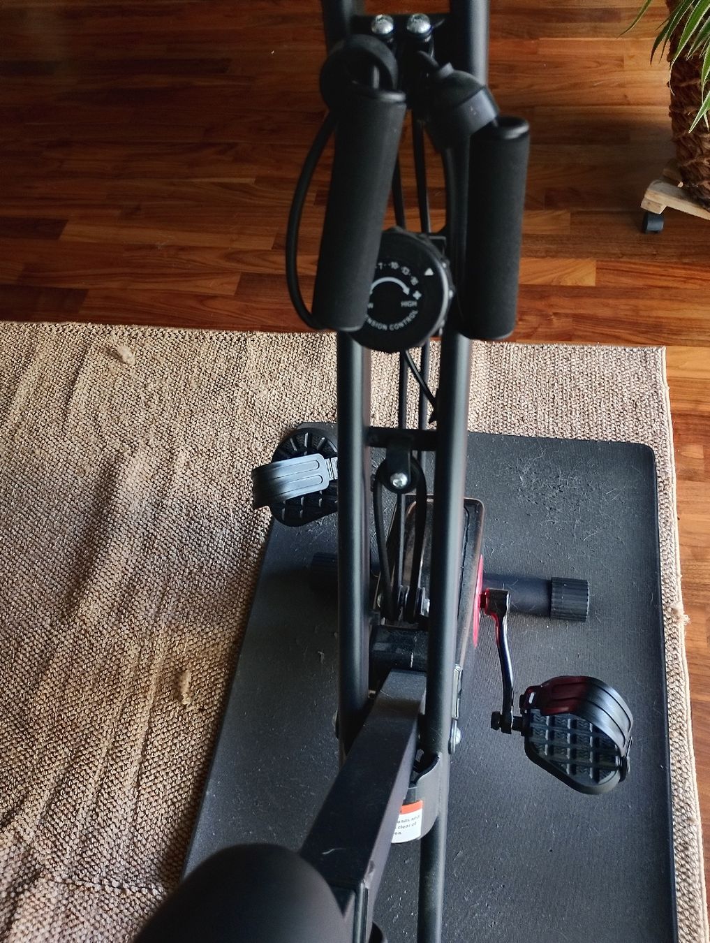 Vélos d'appartement: Heimtrainer mit Ergometer – D'occasion à Jona par Manuella_ 7