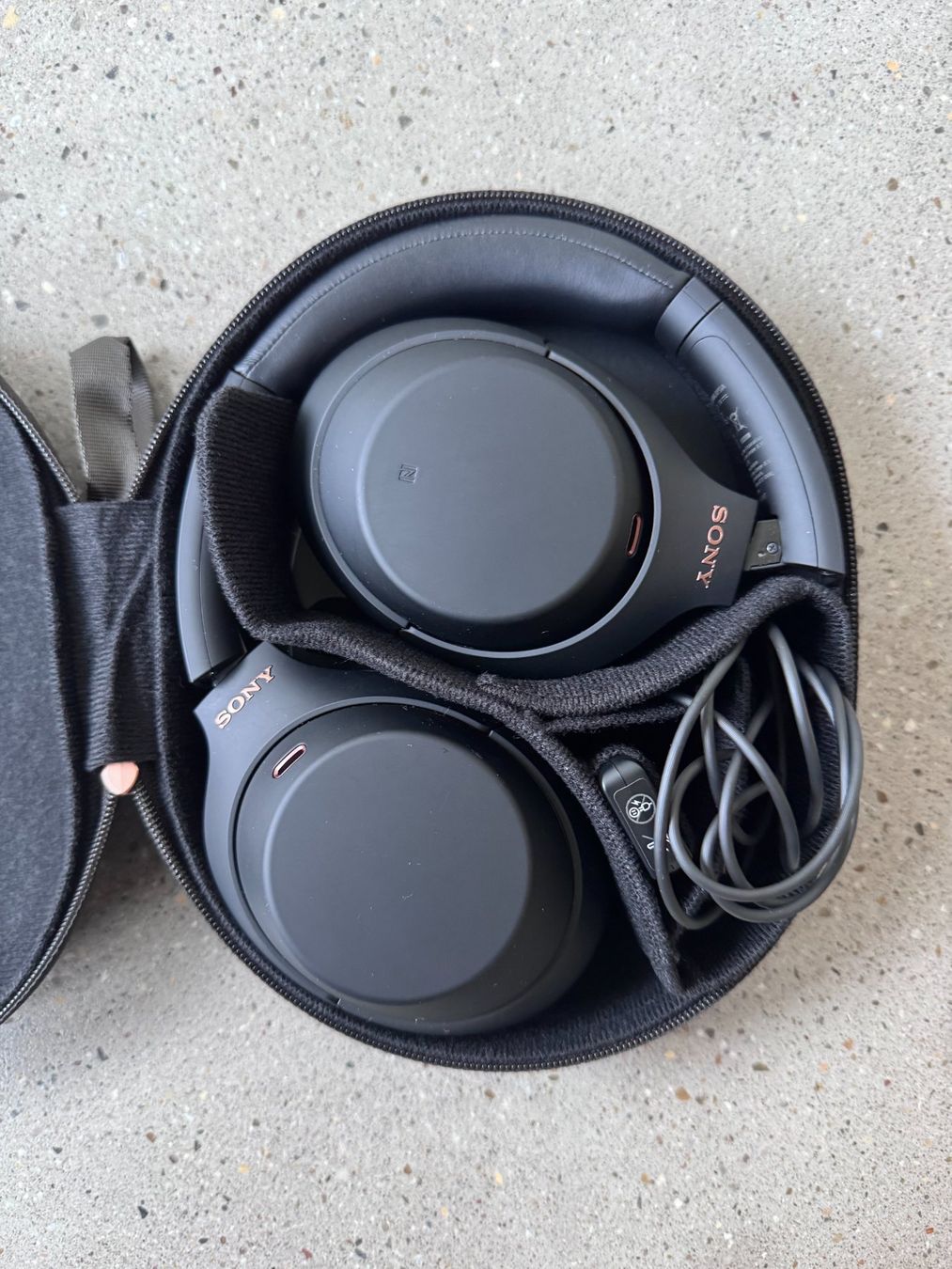 Sony Cuffie: Sony WH-1000XM4 | Neuwertig – Nuovo (secondo la descrizione) da Zürich venduto da Amad3us 2