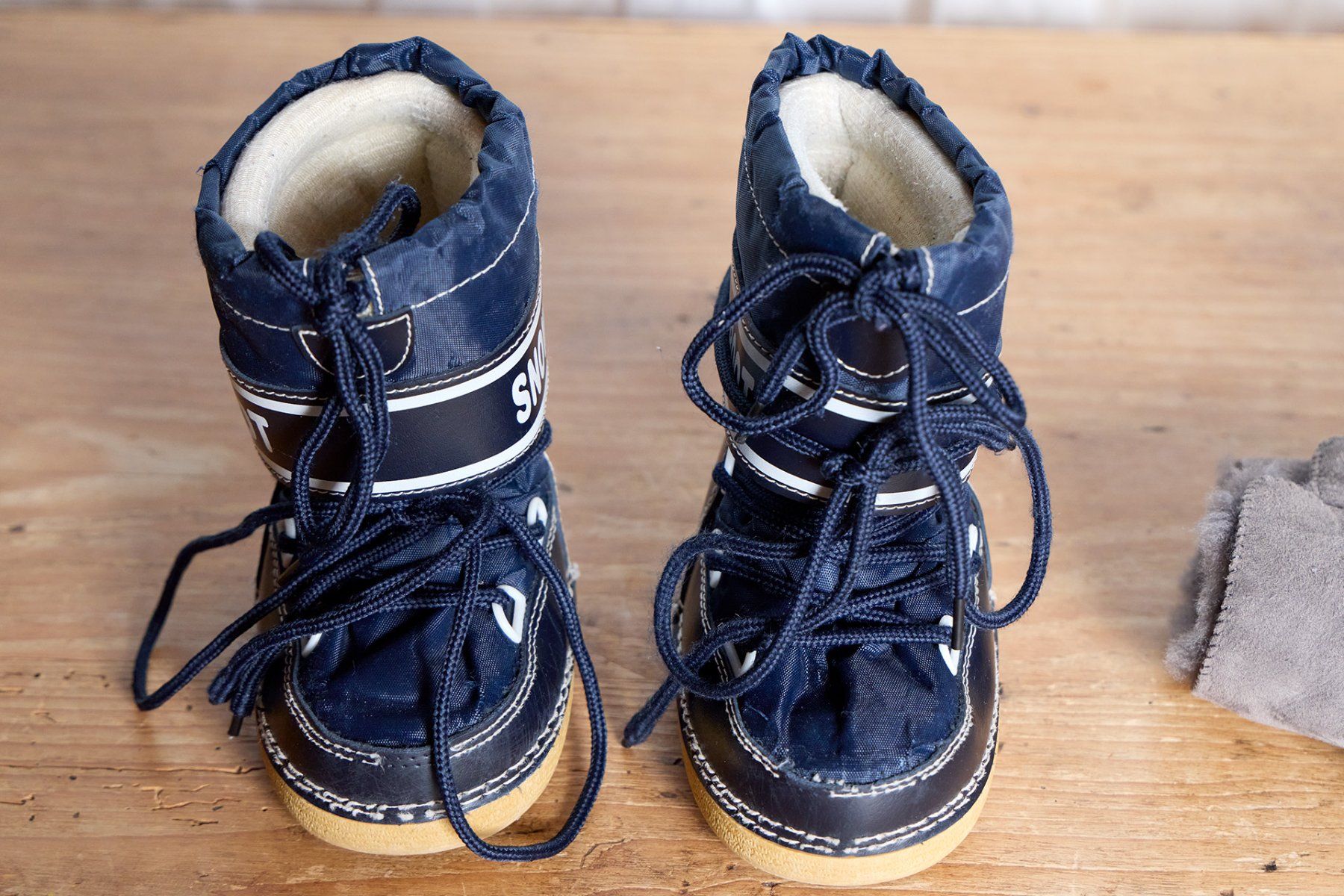 Scarpe per ragazzi: Schuhpaket Gr. 23 – Usato da Ennetbürgen venduto da JWBT 2