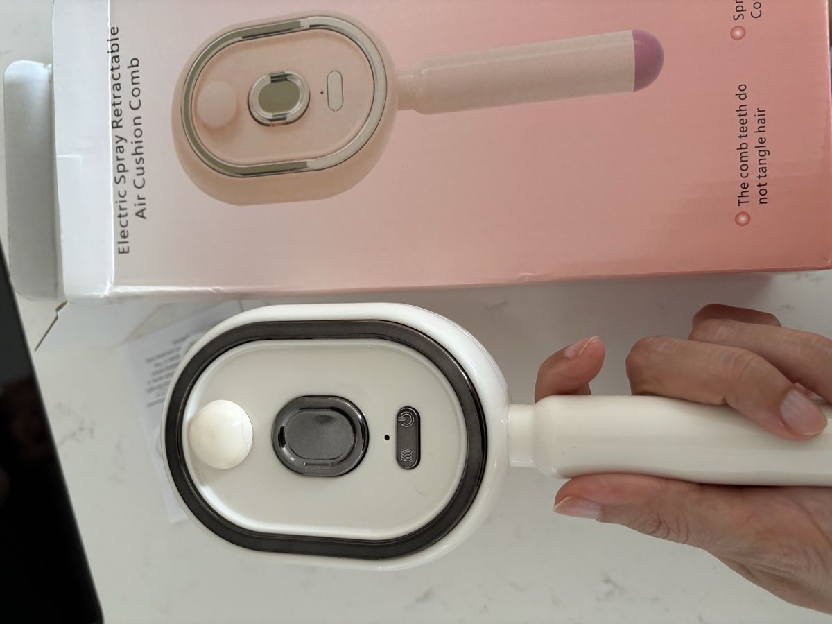 Altro per la cura dei capelli: Electric Spray Comb Retractable Air Cushion Comb NEW – Nuovo (secondo la descrizione) da Zürich venduto da zba_7pzv 1