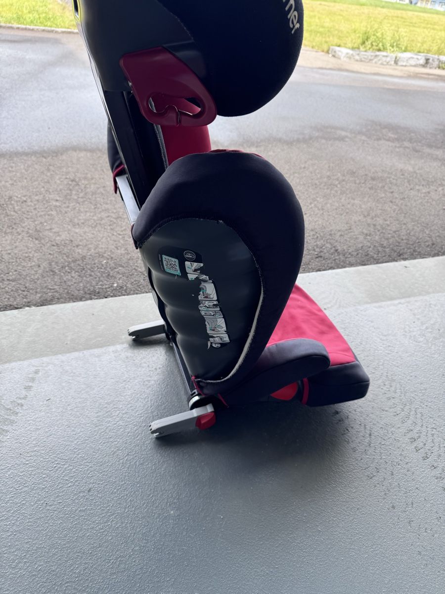 Seggiolini per auto: Römer Autositz Kindersitz Isofix rot/schwarz – Usato da Wolfhausen venduto da Christina07 1