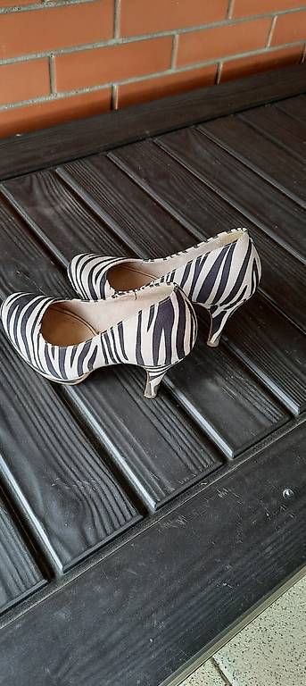 Scarpe da donna: High-Heels mit Animalprint Gr. 36 – Usato da Lostorf venduto da Mapasa5 1