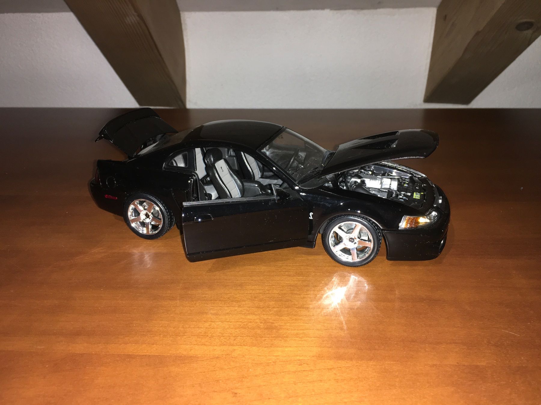 Ford Modellini d'auto: Ford Mustang SVT Cobra 1/18 – Usato da Wohlen AG venduto da PrivatSammlung 2
