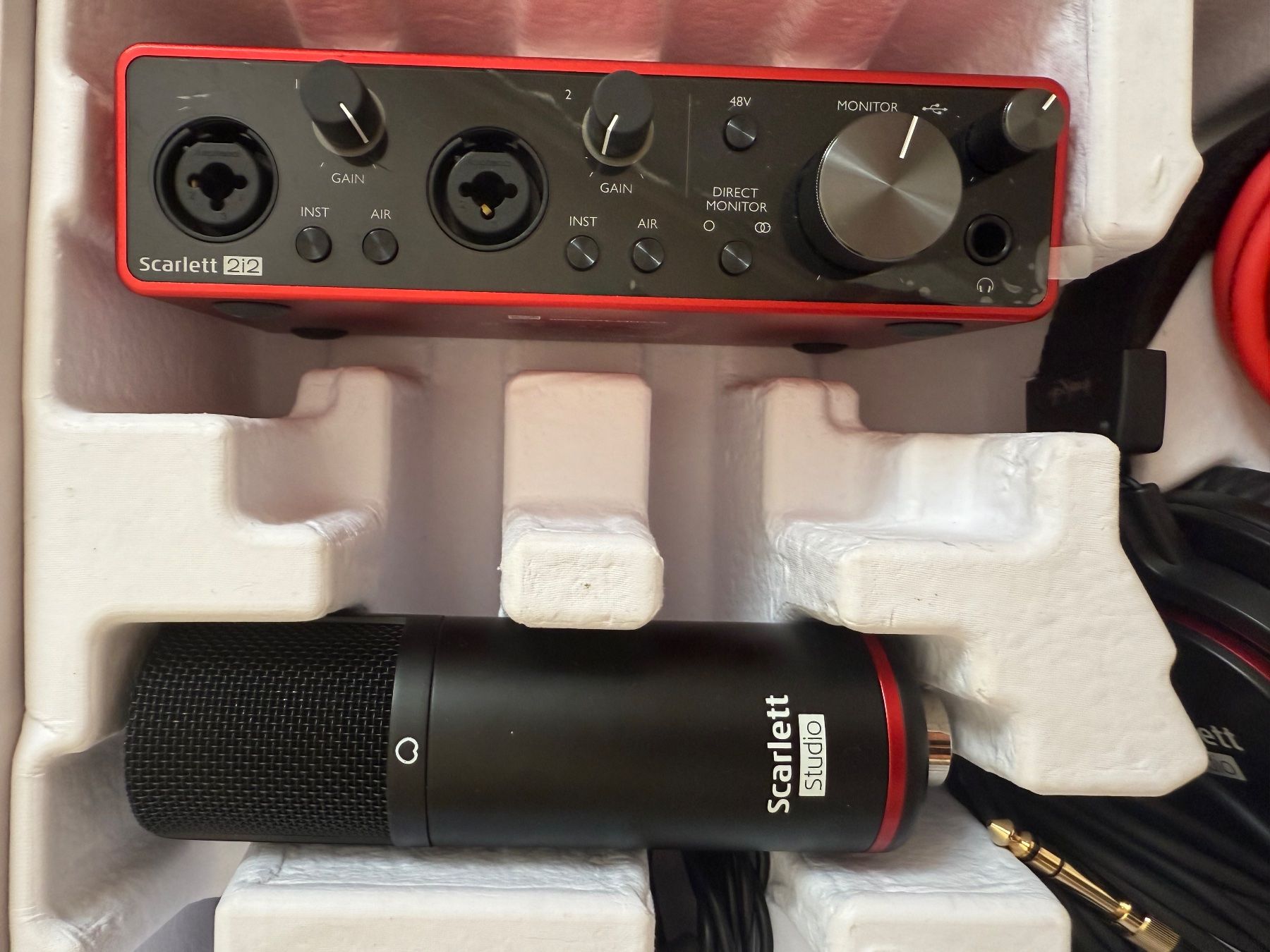 Focusrite Mikrofone: Focusrite Scarlett 2i2 Studio 3. Gen USB Audio-Interface-Bun – Gebraucht aus Zürich von crosstrainer02 2