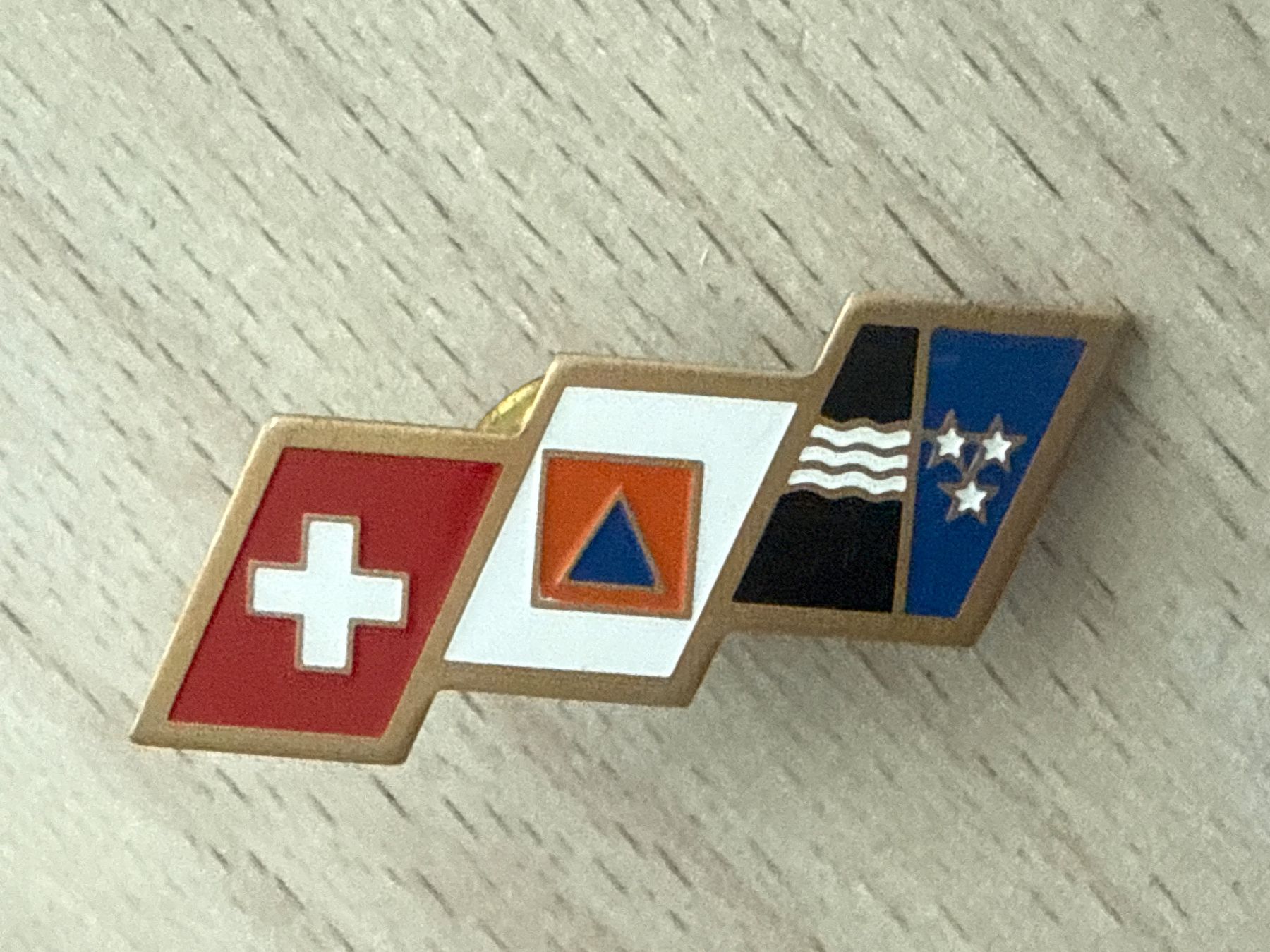 Plaquettes & Badges: Pin Schweiz - Aargau – D'occasion à Glattbrugg par Schweigmatt
