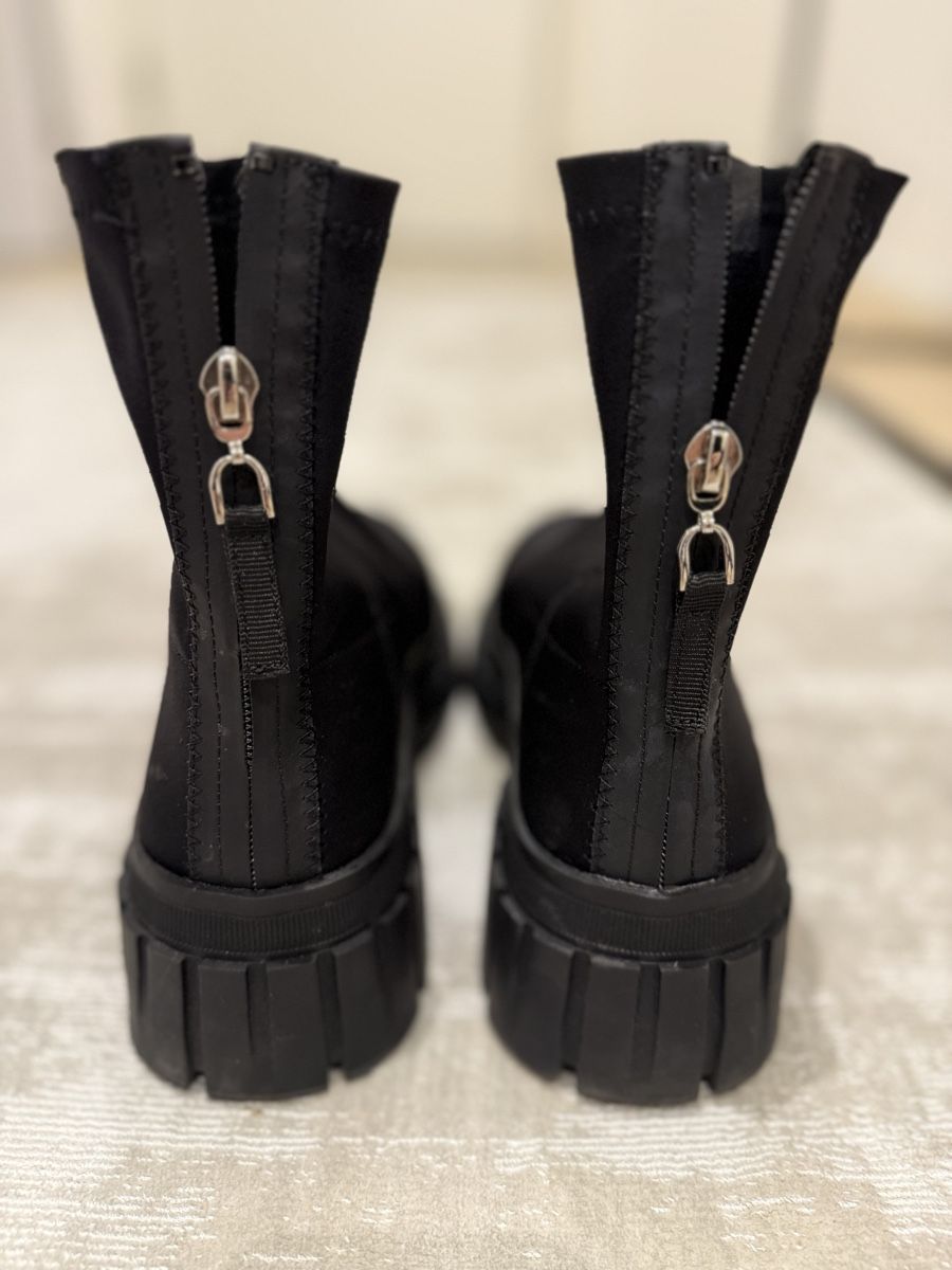 Scarpe da donna: Schwarze Stiefeletten Gr. 40 – Usato da Oberrohrdorf venduto da SMZ00 1