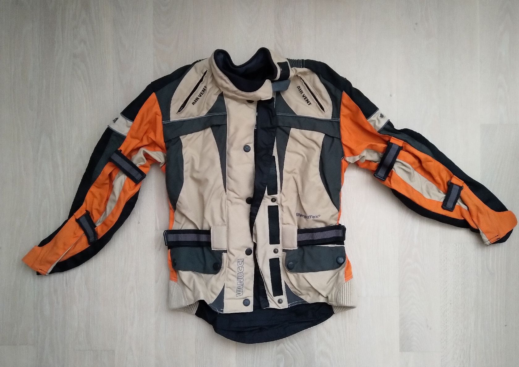 Lotti di vestiti: Vanucci Damen 2-Teiler Kombi – Usato da Naters venduto da oks_6rfv 1