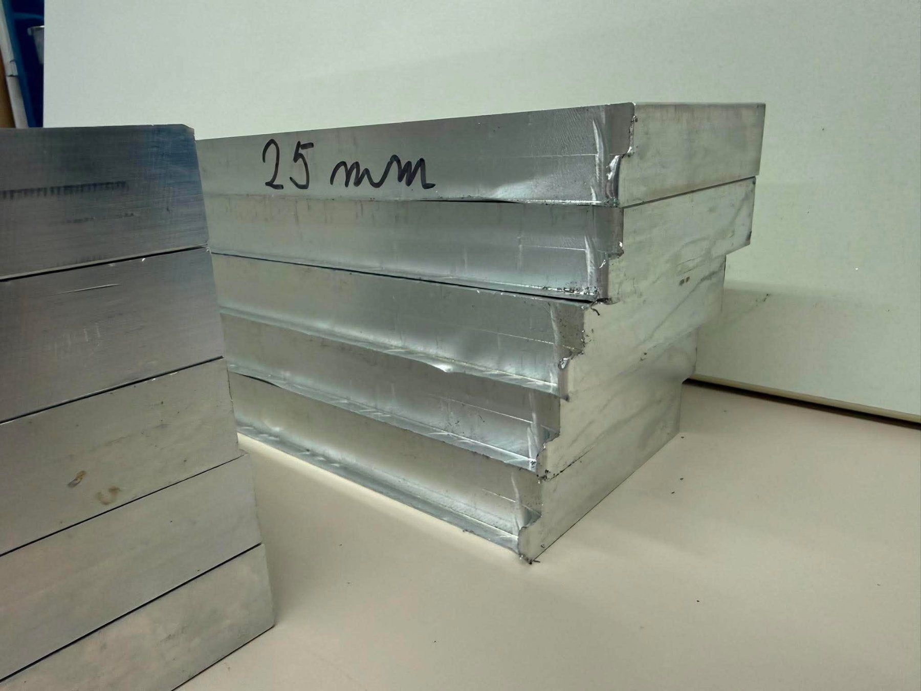 Tutti gli attrezzi: Aluminium Rohmaterial Reststücke 20 kg – Usato da Winterthur venduto da Joe1001 4