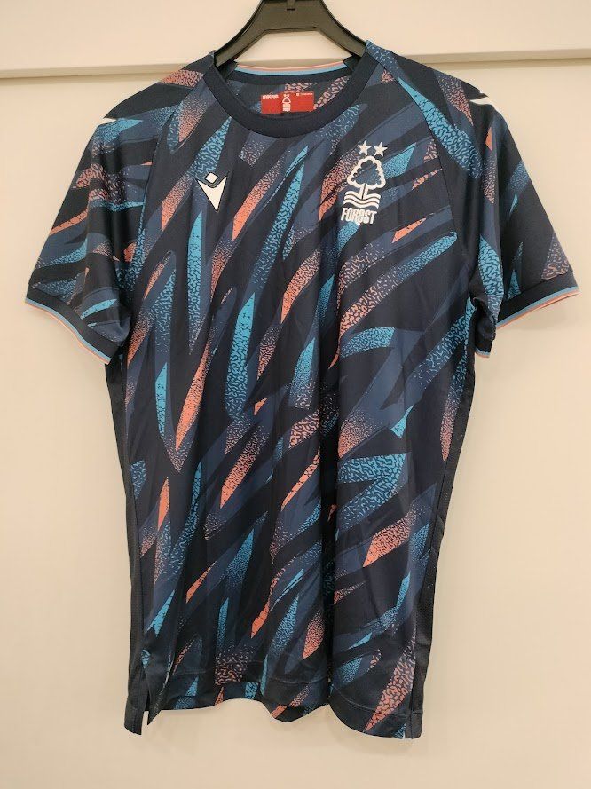 Canottiere & Pantaloni: nottingham forest 3. Trikot 22/23 Grösse M – Nuovo e nell'imballaggio originale da Oftringen venduto da Sportivo.ch