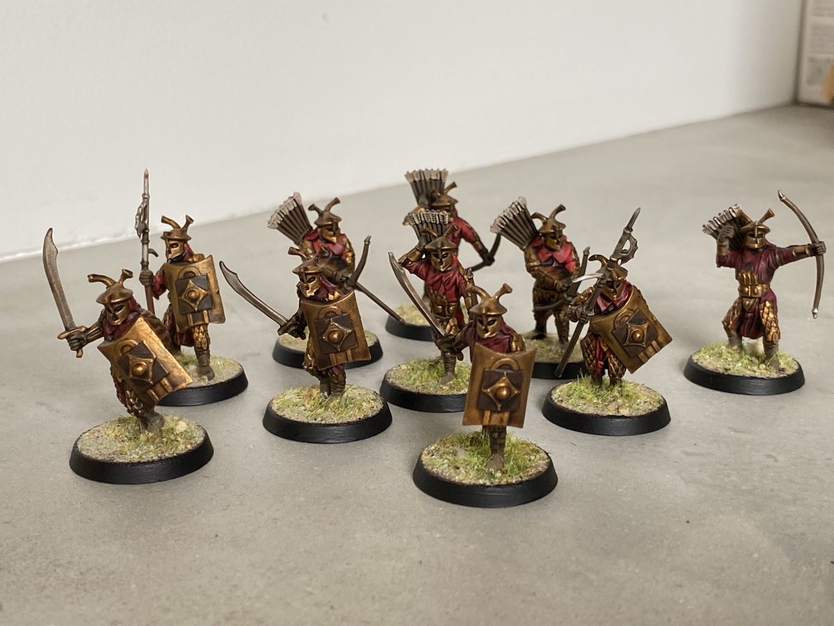 Modellbausätze & Standmodelle: LotR MESBG Warhammer Easterlings warriors painted bemalt – Gebraucht aus Delémont von Meurald