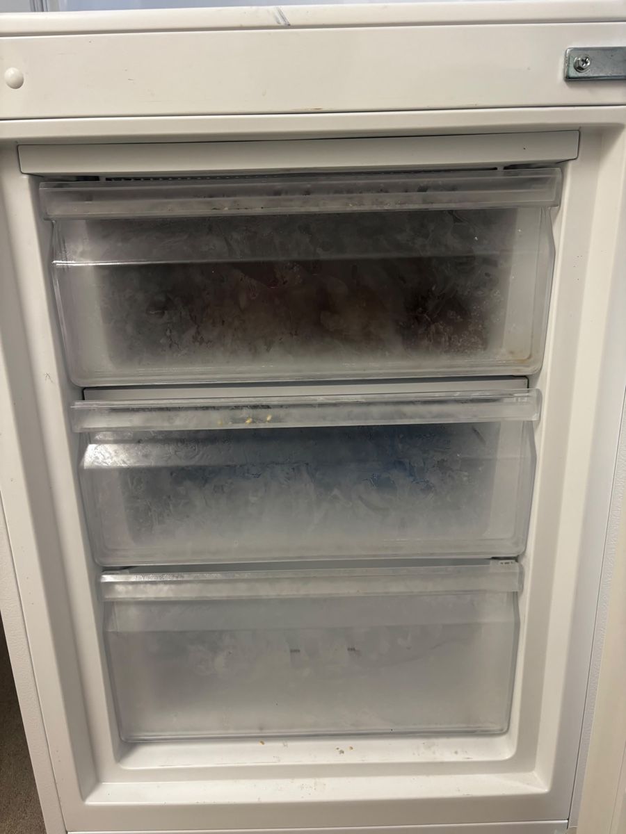 Fust Frigoriferi: Fust Fridge Freezer – Nuovo (secondo la descrizione) da Horw venduto da lau_kvt2 3