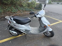 Gepflegter Kymco Roller 45 km/h ab frischer MFK