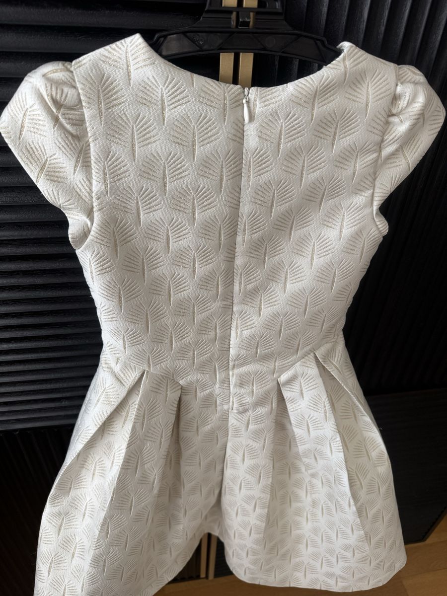 Vestiti & Gonne: Okaidi size 116 – Usato da Blonay venduto da art_7f87 2