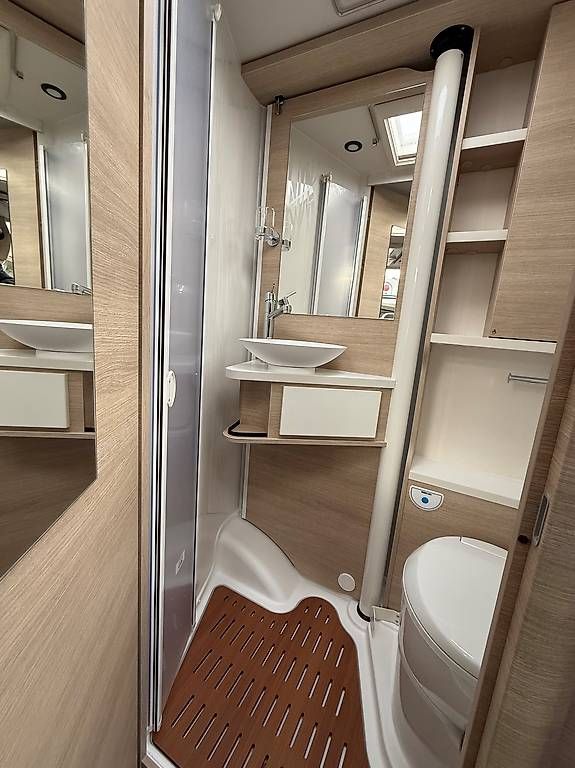Veicoli da campeggio: Rapido COMPACT C55 Night Edition – Usato da Langenthal venduto da Reisemobil01 5