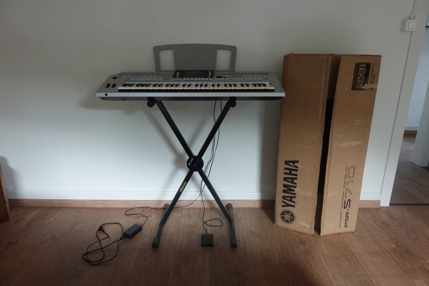 Yamaha Strumenti musicali: Keyboard Yamaha PSR-S710 – Usato da Oberdiessbach venduto da TimonW. 2