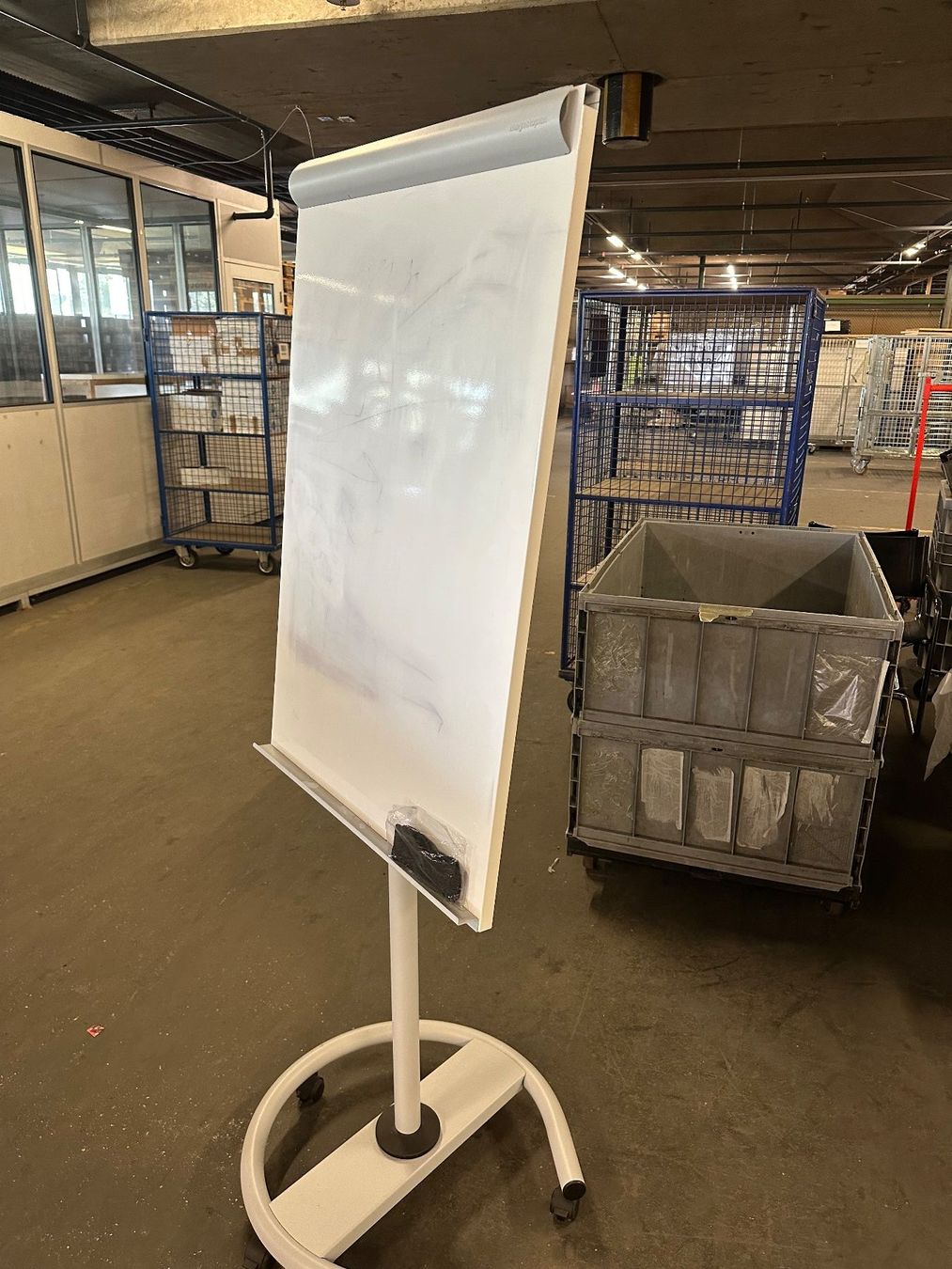 Calamite: Magnetoplan Flipchart / Whiteboard mobil auf Rollen – Usato da Pfungen venduto da PapaJoy17 1