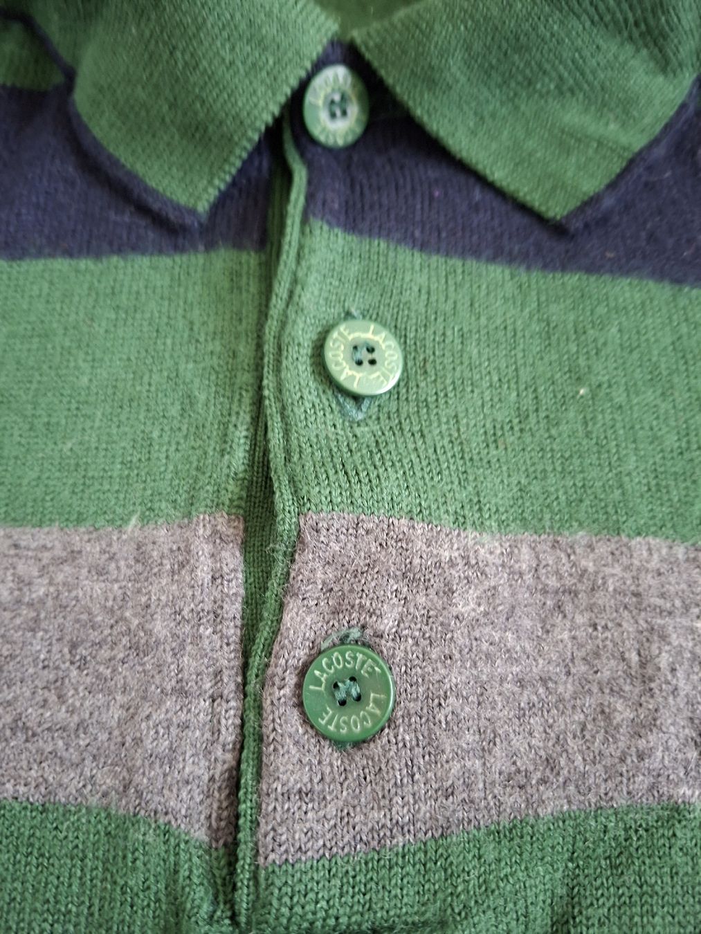 Lacoste Pullover & Sweatshirts: pull Lacoste rayé vert gris taille 8 laine – Gebraucht aus Renens VD von ser_j2fn 6