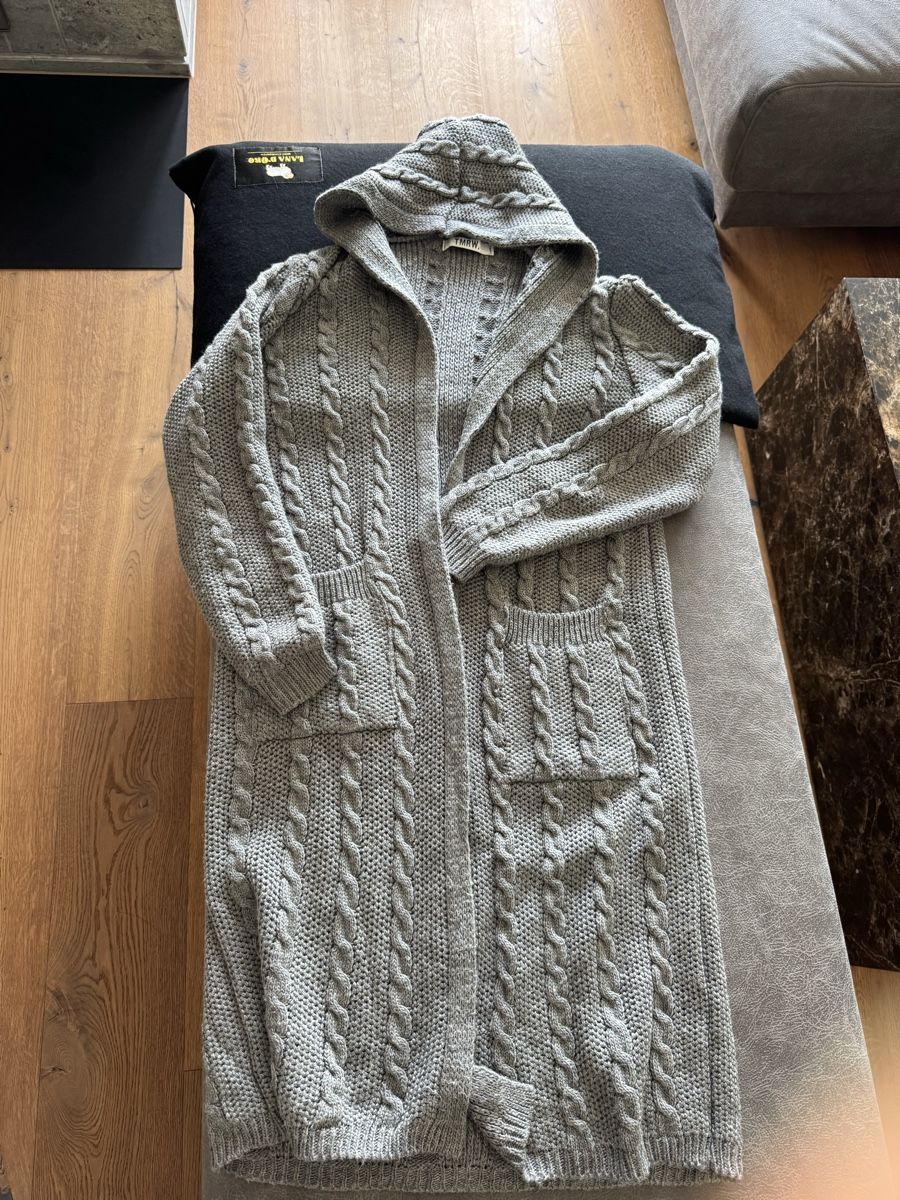 C&A Jacken: Strickjacke mit KapuzeS/M – Neu (gemäss Beschreibung) aus Balgach von fad_jb55