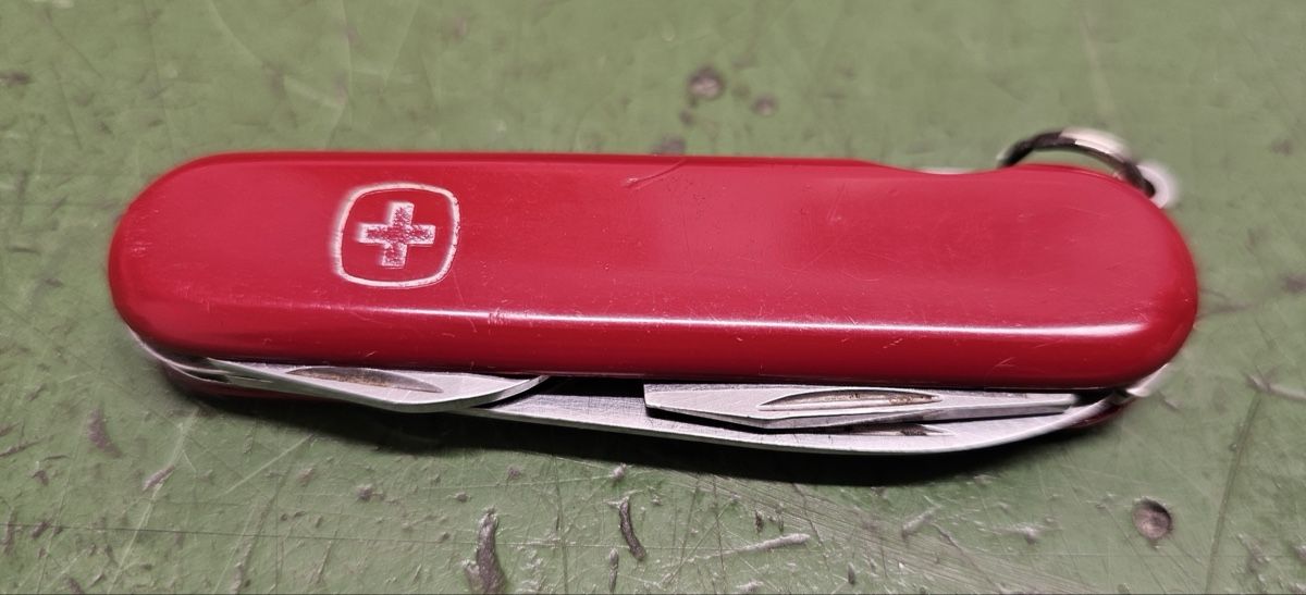 Wenger Coltelli tascabile: Rotes Wenger Offiziersmesser, gebraucht – Usato da Burgdorf venduto da gbergler33 3