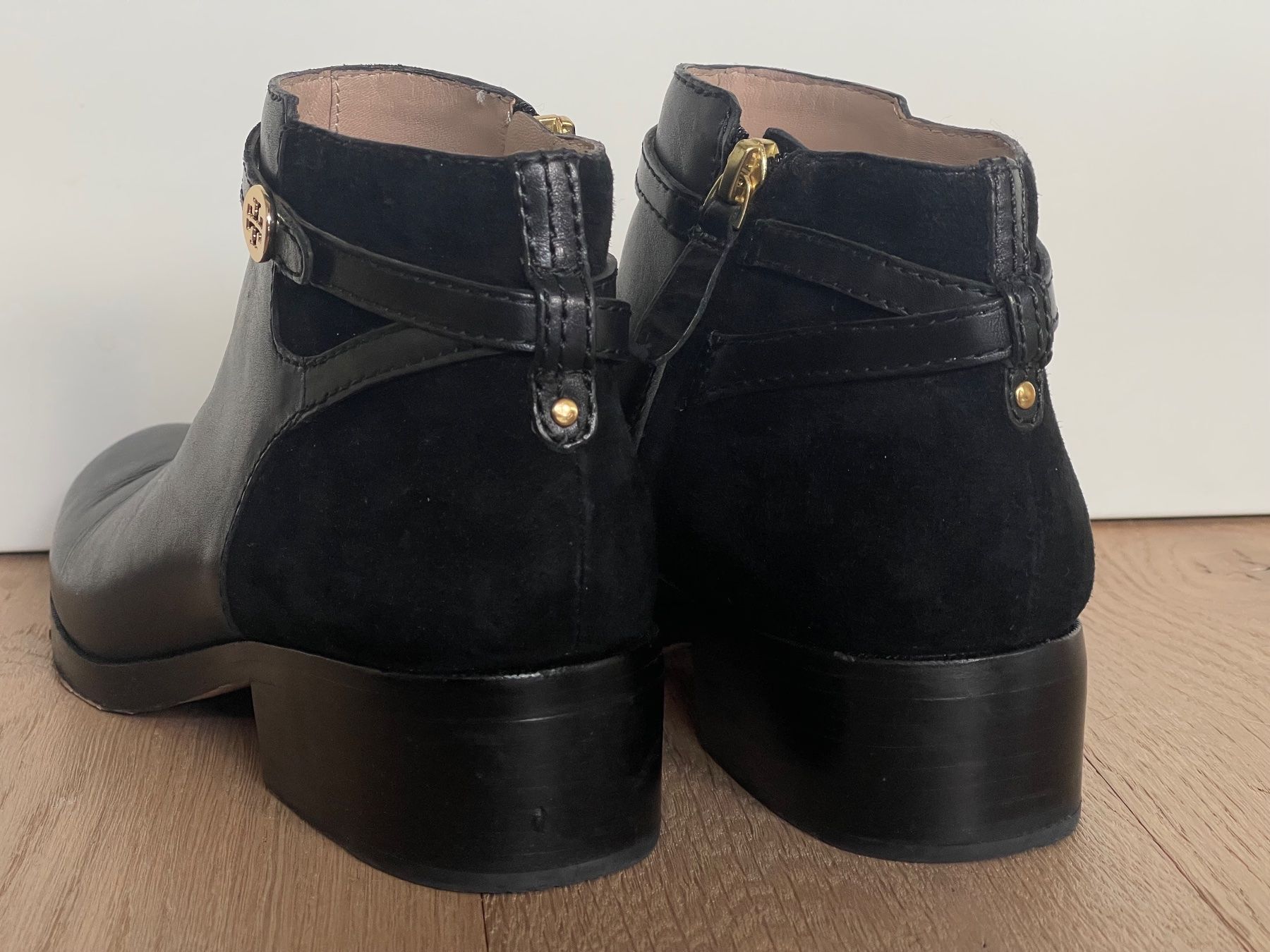 Tory Burch Scarpe da donna: Tory Burch ankle boots (size 7) – Usato da Commugny venduto da j1976 2