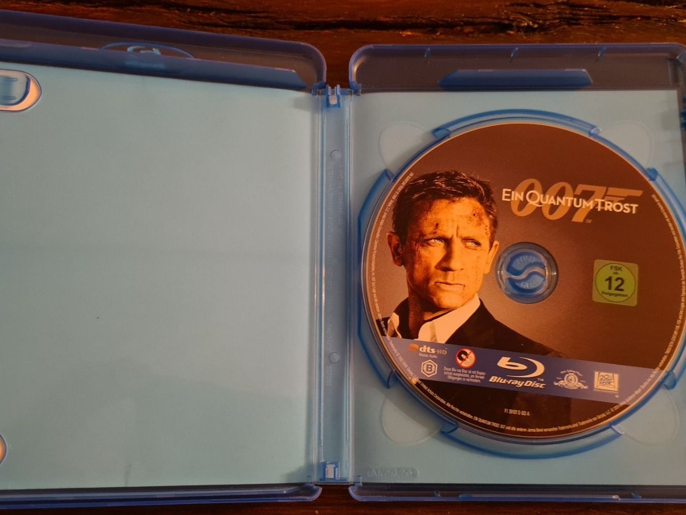 Tous les DVDs: James Bond Ein Quantum Trost – Neuf (Voir description) à Oberkirch LU par ThE_CoLLecTor666 2