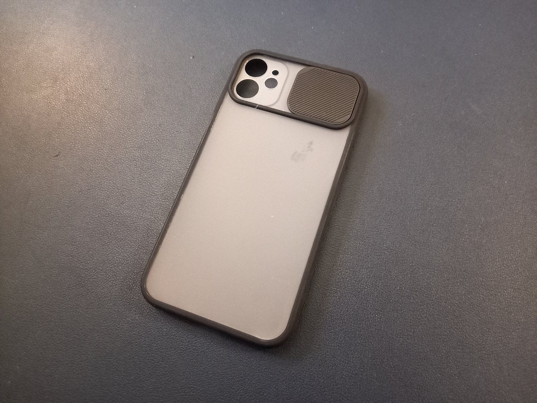 Cover & Protezioni schermo: Schutzhülle Black für Iphone 14 - Coque – Nuovo (secondo la descrizione) da Lausanne venduto da novastoris 1