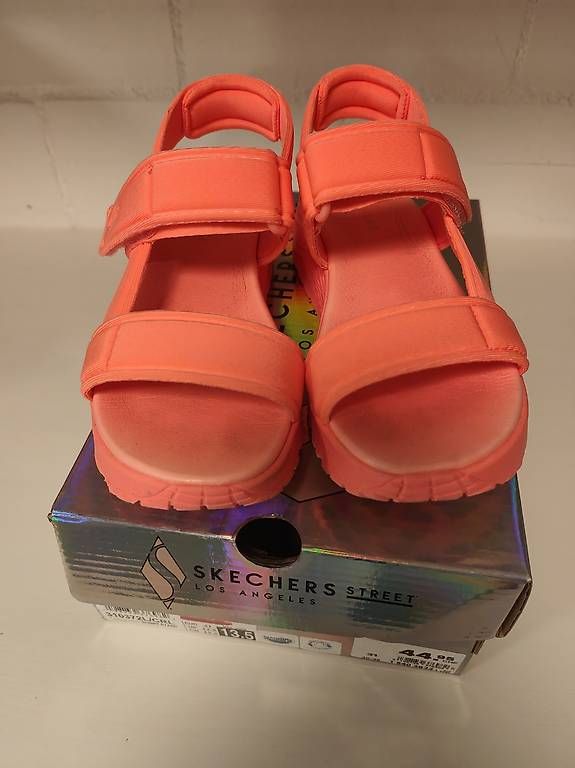 Scarpe da donna: Skechers – Usato da Veltheim AG venduto da Di.N.C.G 3